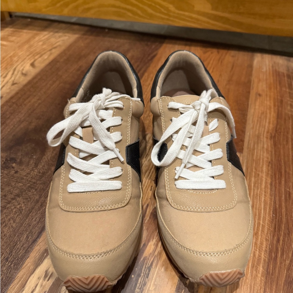 Loft Women’s Sneakers - Picture 4 of 4